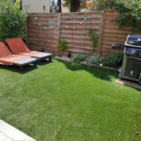 T2 Avec Jardin Et Terrasse Au Pied Du Mont Saint Martin A 400m Du Port Appartement